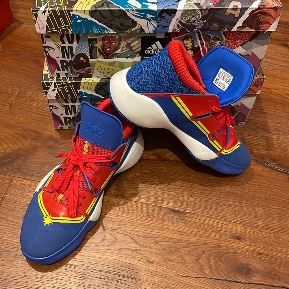 ACE marvel adidas custom basketball shoes by Candace Parker Size 6.5 M/ 8W